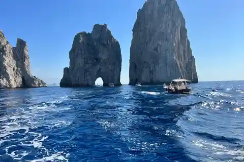Neapol: Rezerwacja wodolotu z rejsem wycieczkowym po Capri