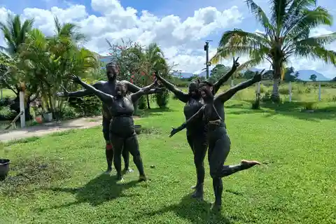 Fidji : Visite de la piscine de boue et de la source thermale de Tifajek