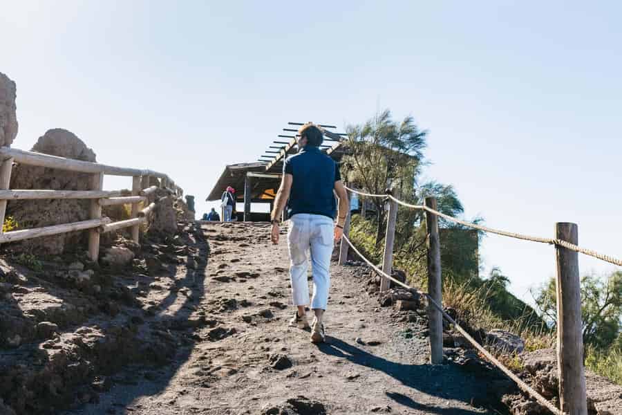 Busvervoer naar de Vesuvius met audiogids