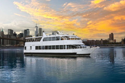 NYC : Dîner-croisière gastronomique avec musique liveTable privée à la fenêtre - Dîner à 5 plats sur le pont principal