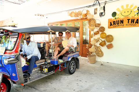 (Promoción de apertura) Clase de cocina + Paseo en Tuk Tuk + Visita al mercadoBangkok: Clase de Cocina + Paseo en Tuk Tuk + Visita al Mercado