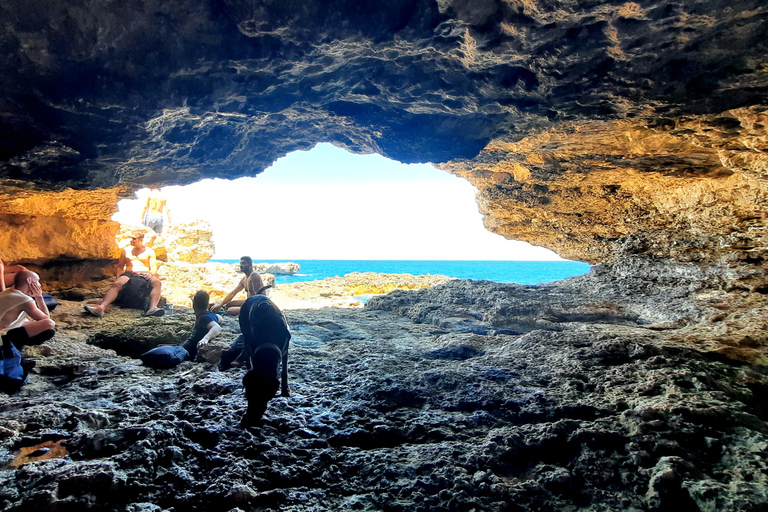 Gozo Unveiled: Guided Hiking in Comino Island