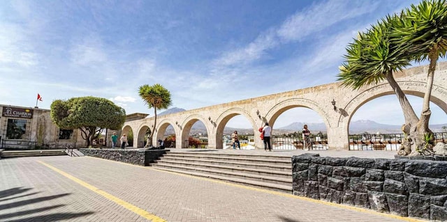 Arequipa: City Tour with Scenic Route and Outlet Shopping