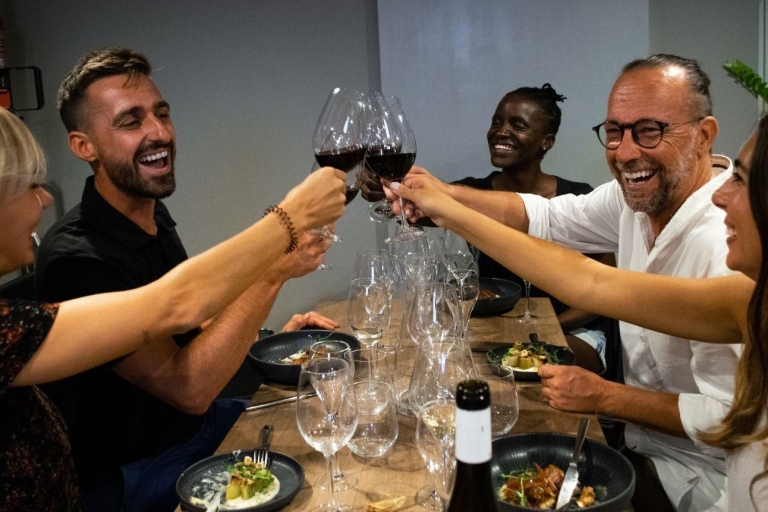 Barcelona: Wine & Cheese Pairing Ervaring met een SommelierKoppelervaring met 5 wijnen en 5 kazen