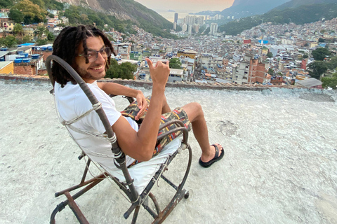 Kulturowa Immersja w Favelach RocinhaWycieczka po faweli Rocinha z kulturowym zanurzeniem