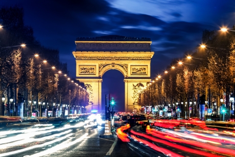 Paris : visite en bus nocturne et spectacle au Moulin RougeSpectacle, demi-bouteille de champagne et visite nocturne