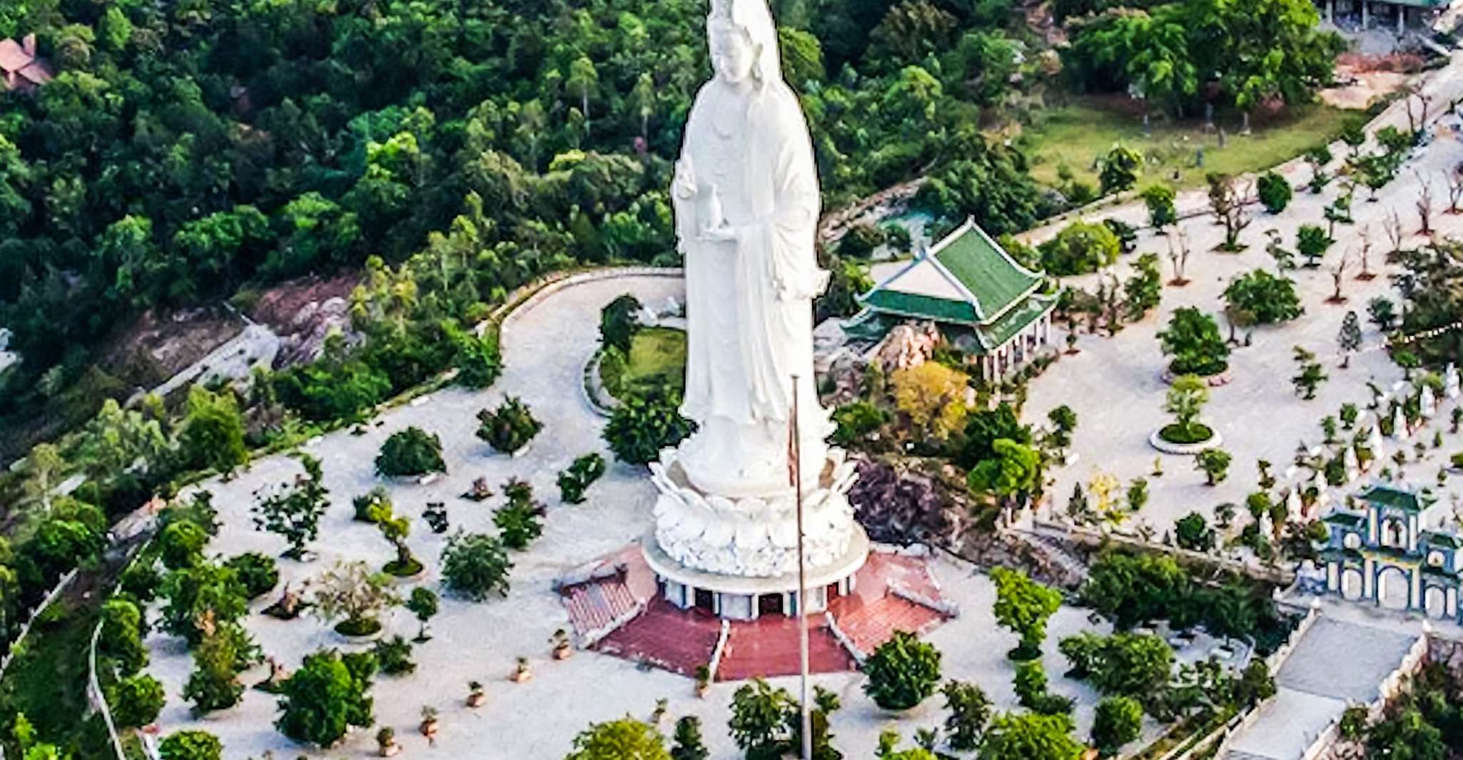 Da Nang, Lady Buddha, Marble Mountains, and Am Phu Cave Tour - Housity