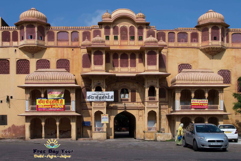 Jaipur: Magical walking tour of historical palaces