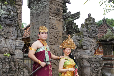 Ubud: Sesión de fotos de disfraces balineses con maquillajeServicio de recogida en Ubud