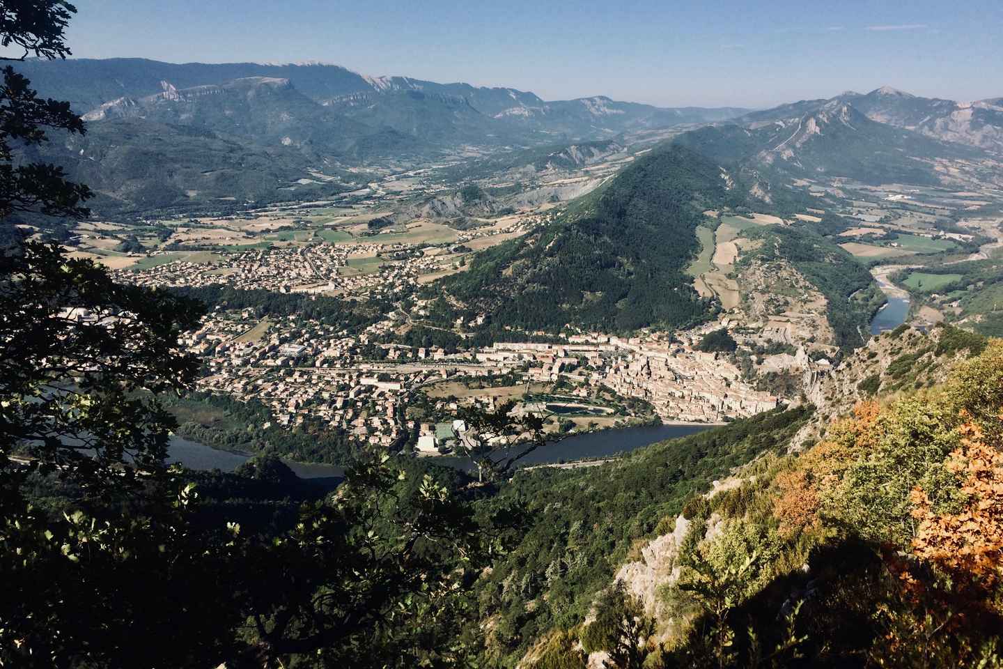 Vertigo hike: the Trou de l'Argent cave from Sisteron