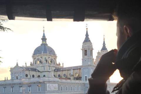 Madrid: Tuk-tuk tour of the historic center and highlights Madrid: 2-hour tuk-tuk tour of the historic center and highlights