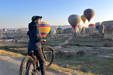 Cappadocia: Sunrise Mountain Bike Ride & Balloon Views