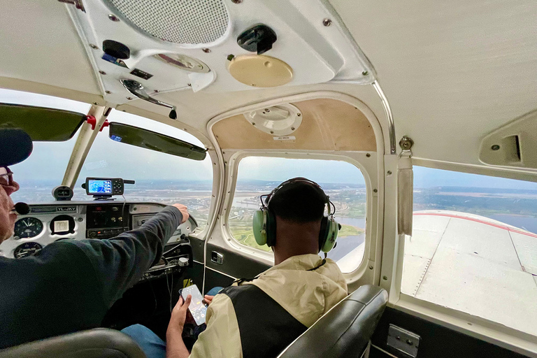 Vol en avion au-dessus de Riga ou de la LettonieVol au-dessus des châteaux de Lettonie