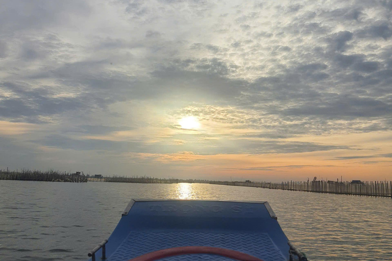 Hue: Tam Giang Lagoon Sunset Tour med fisk- och skaldjursmiddag