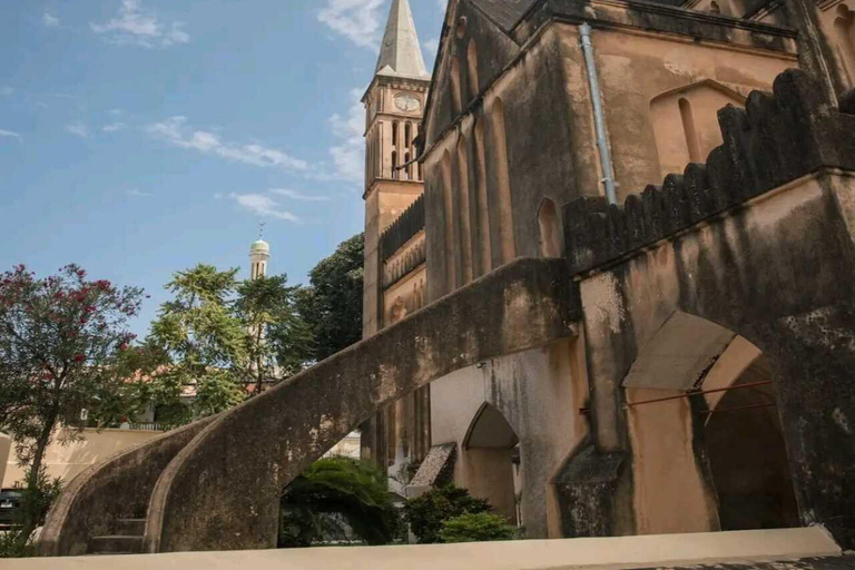 Zwiedzaj Stone Town z prywatnym przewodnikiem francuskojęzycznymZwiedzanie Stone Town z prywatnym przewodnikiem francuskojęzycznym