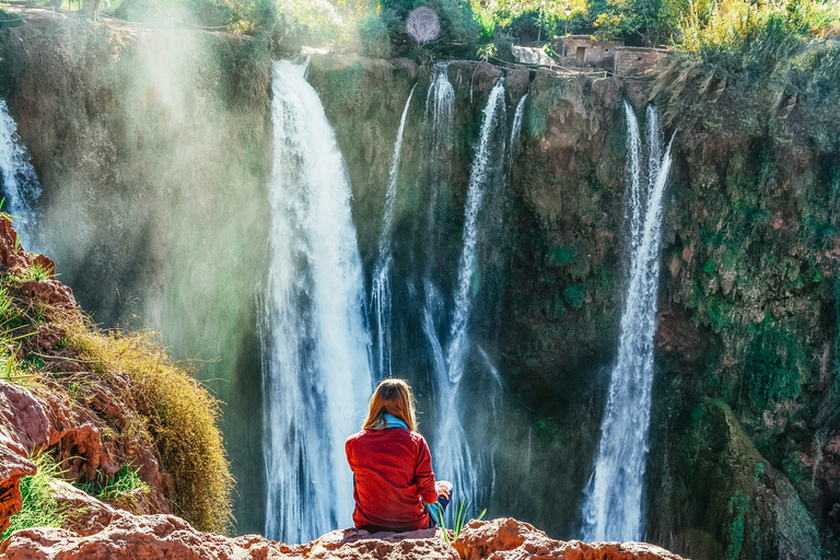 Da Marrakech: Escursione guidata alle cascate di Ouzoud e gita in barcaTour privato in francese