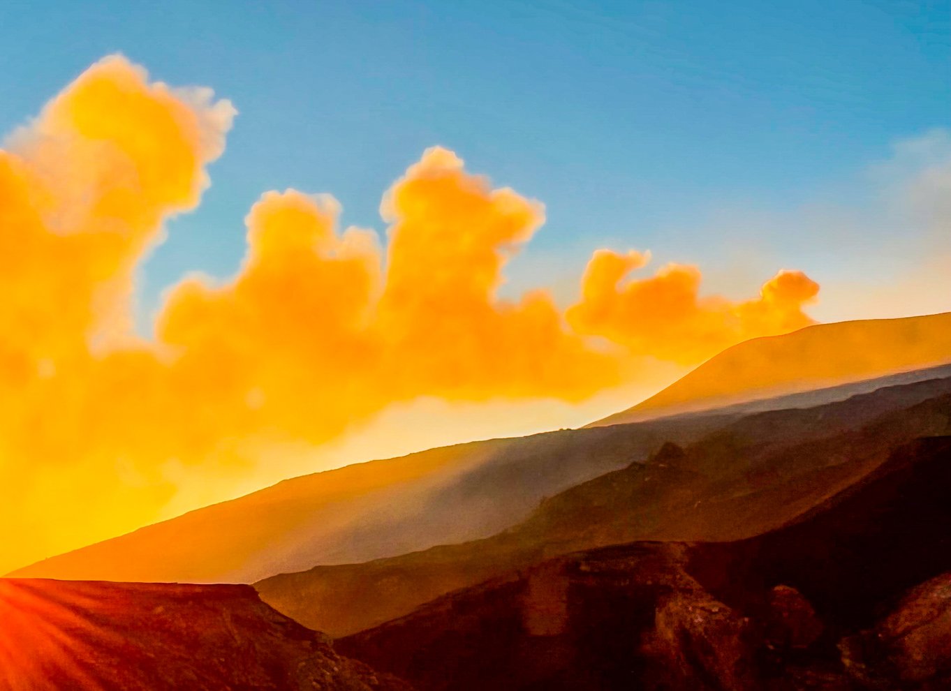 Etna: Vandre op til 3000 m med kabelbane og firehjulstrækker
