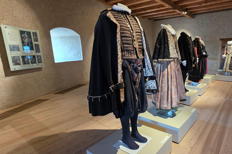 From Riga: Bauska Castle & Rundāle Palace Half Day Trip