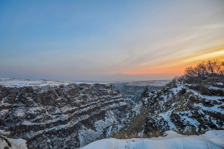 Goditi un tour privato invernale di 3 giorni in Armenia