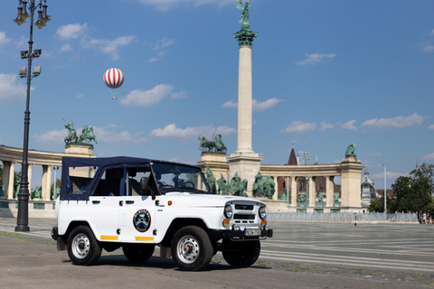 Klassisk sightseeing i Budapest rysk jeep