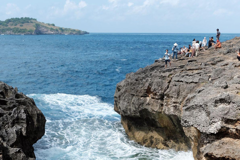 Nusa Penida: Private Car One Day Tour with Driver Mix Trip