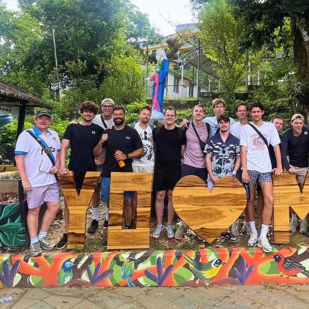 Colagem de mídia