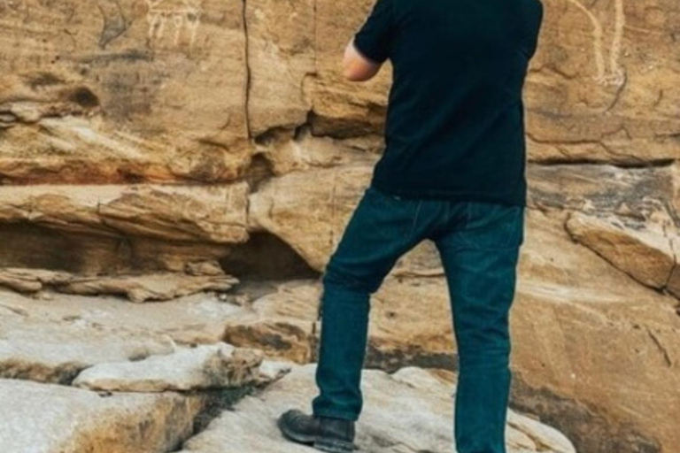 AlUla: Full-Day 4x4 Tour with Scenic Stops