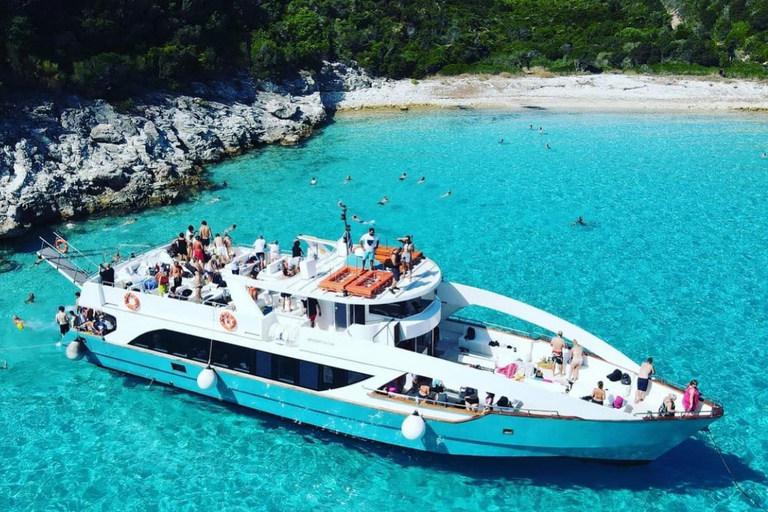 Da Lefkimmi: Sivota, Laguna Blu e crociera in motoscafoDa Lefkimmi: Sivota, Laguna Blu e Grotta