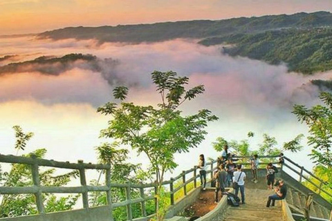 Yogyakarta: Alba a Magunan e tour in canoa alla spiaggia di DriniYogyakarta: alba a Magunan e tour in canoa sulla spiaggia di Drini
