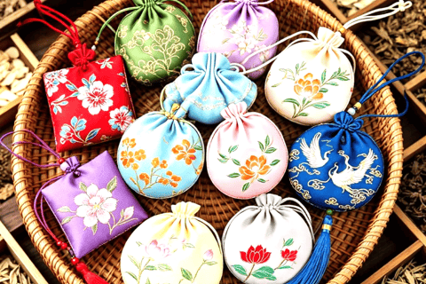 Guangzhou: Chinese Herbal DIY Experience in Yongqingfang