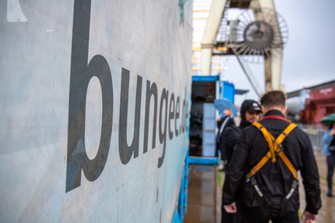 Hamburgo: Bungee Jumping 50 metros de altura sobre o portoHamburgo Bungee Jumping Tandem 2 Pessoas