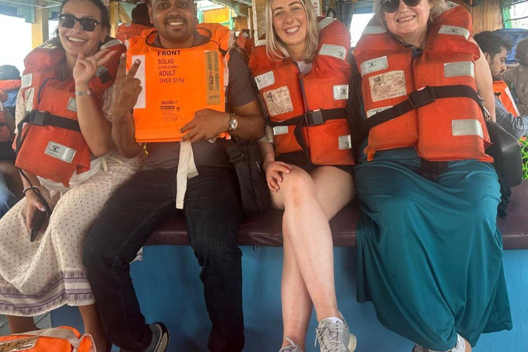 Mumbai: Elephanta Caves, Ferry Ride & Heritage Tour