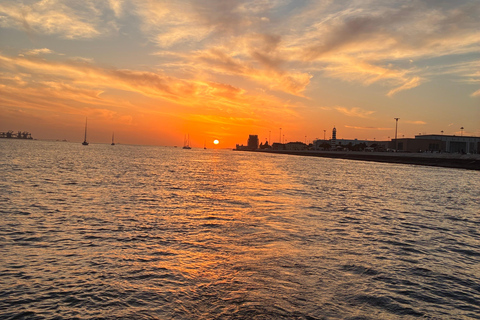 Sunset aboard a sailboat in Lisbon! Sunset aboard a sailing boat in Lisbon!