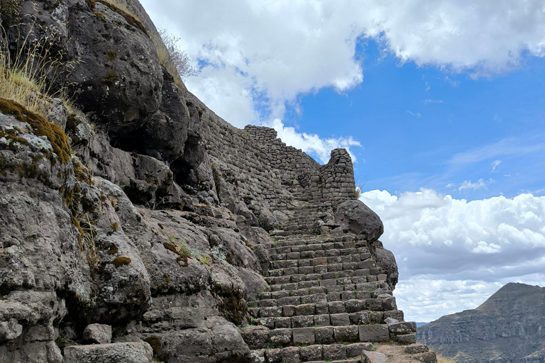 CUSCO: WAQRAPUKARA FULL DAY PRIVATE TOUR