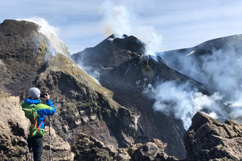 Etna: Trekking ai crateri sommitali a 3340 metri