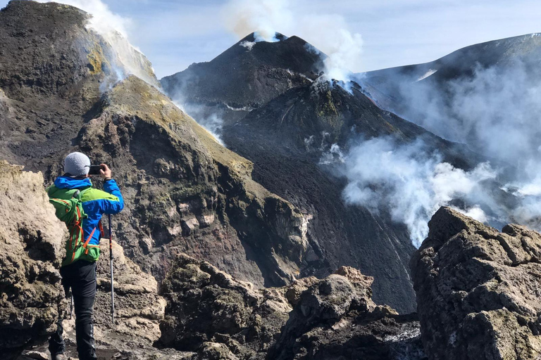 Etna: Trekking ai crateri sommitali a 3340 metri