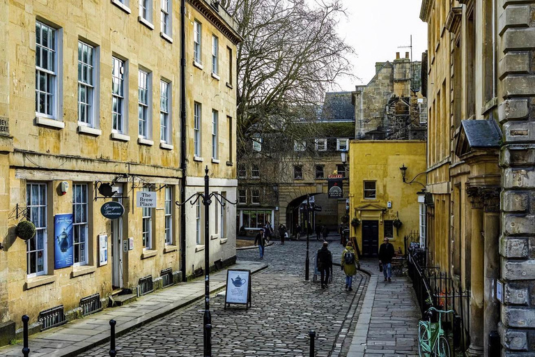 From London: Private Stonehenge, Bath & Salisbury Tour