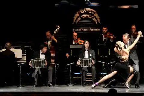 La Ventana VIP: Tango Lesson + Dinner + Show