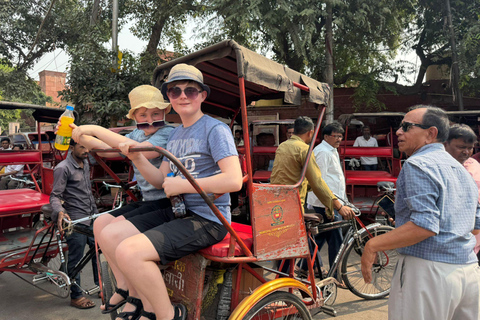 8-Day Golden Triangle Tour With Ranthambore & Jhalana Safari Tour With 3-Star Hotel Recommendation
