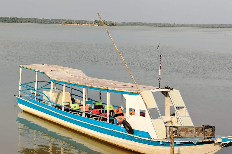 Siem Reap: Ancient Reservoir Secluded Sunset Boat Ride Ancient Reservoir Sunset with Guide