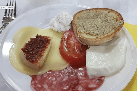 Sorrento: Walking Tour in Lemon Garden w/ Food Tasting