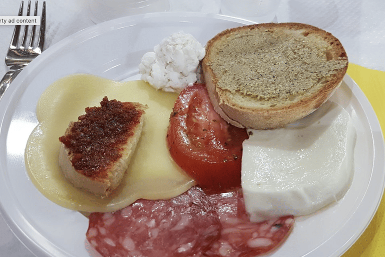 Sorrento: Walking Tour in Lemon Garden w/ Food Tasting