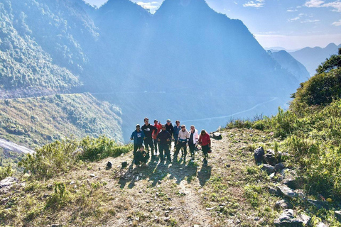 Tour Ha Giang Loop 3 giorni Easy Rider con Jasmine