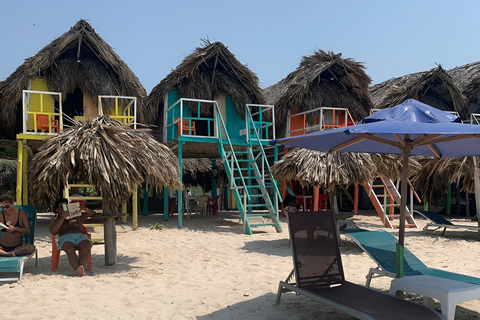 Cartagena: VIP Tour to Playa Tranquila with snorkeling + Luminous plankton