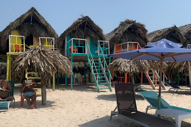 Cartagena: VIP Tour to Playa Tranquila with snorkeling + Luminous plankton