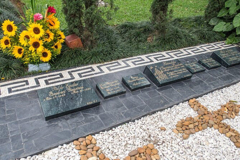 Medellin: Private Pablo Escobar History Tour