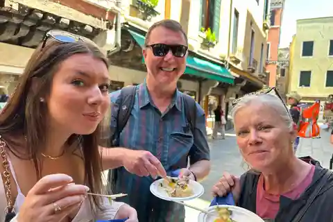 Venezia: Tour guidato della città e del cibo di strada