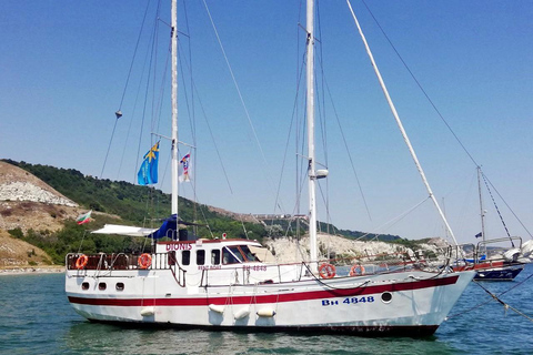 Varna : Croisière de 3 heures sur la mer Noire avec déjeuner et boissons