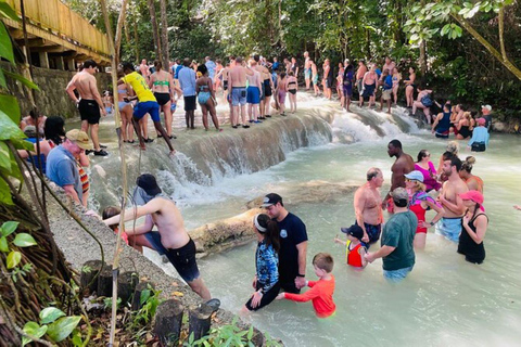 Montego Bay: Bob Marley en Dunn's River Falls privétourMontego Bay: Privé Bob Marley en Dunn's Rivierwatervallen Tour