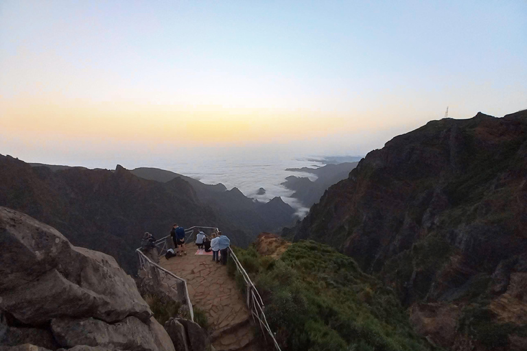 Pico do Arieiro to Pico Ruivo Hike with Transfer & Ticket
